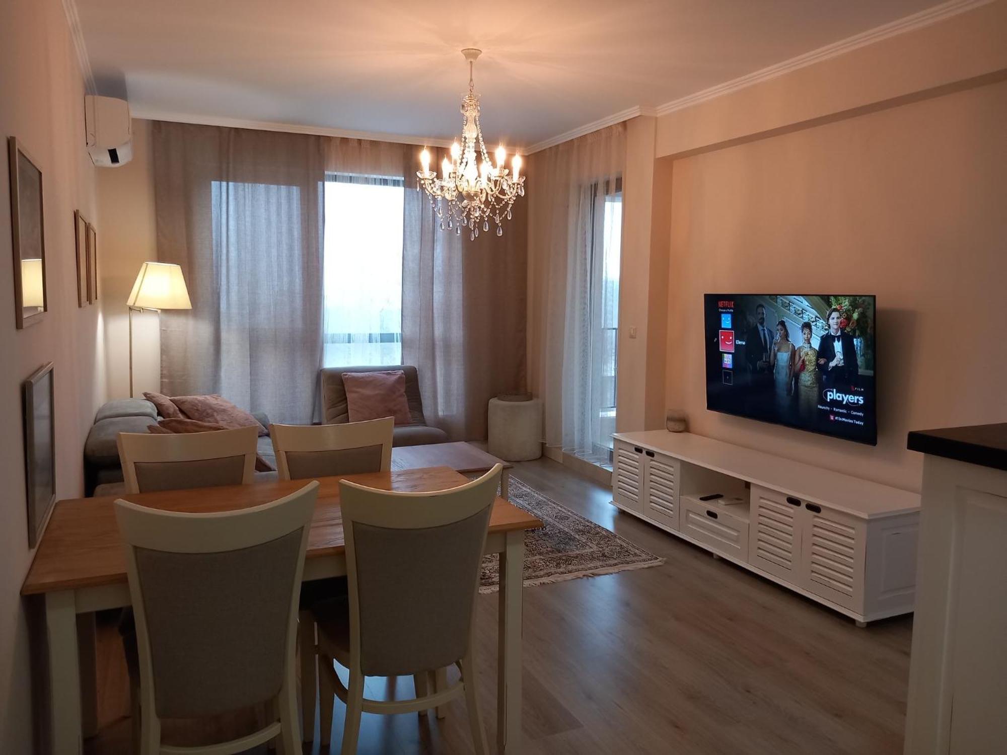 Private Apartments In White Rock Castle Baltsjik Buitenkant foto